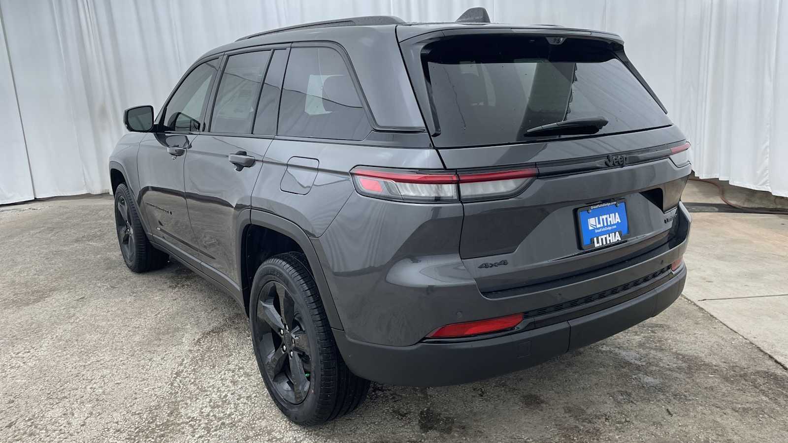 Thumbnail: 2025 Jeep Grand Cherokee - 35