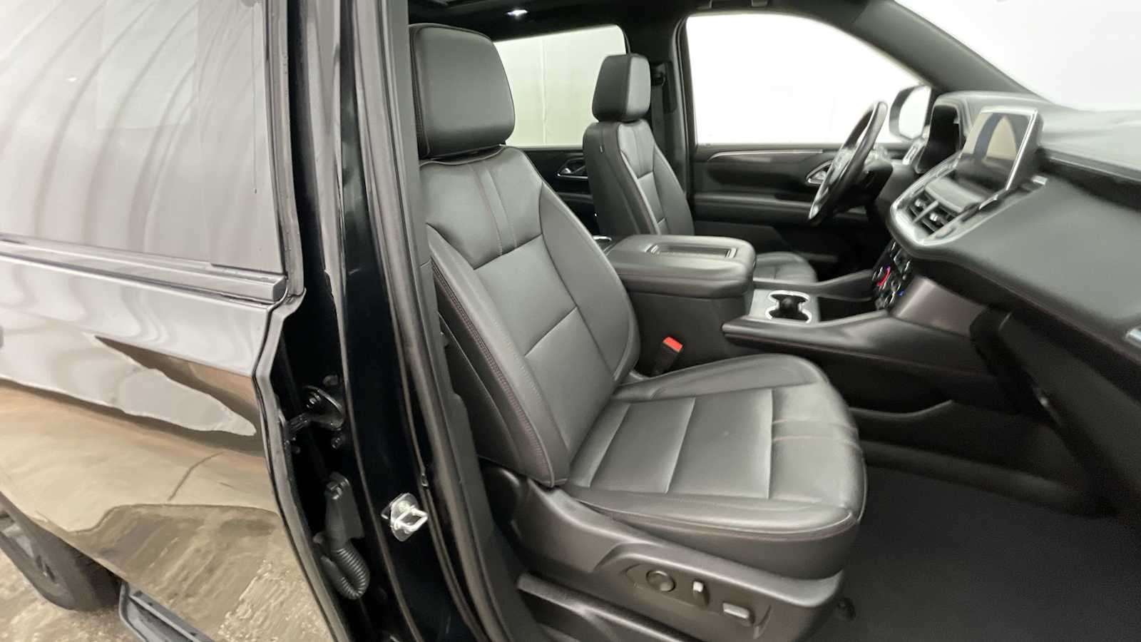 Thumbnail: 2022 Chevrolet Suburban - 14