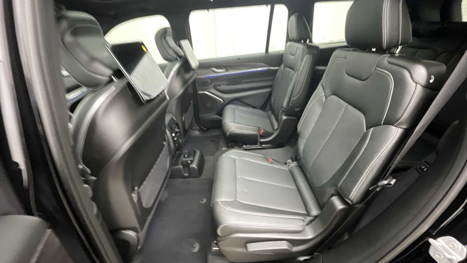 Thumbnail: 2025 Jeep Grand Cherokee - 10