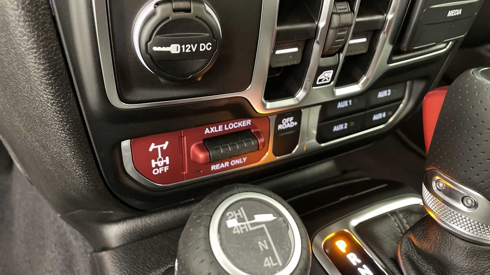 Thumbnail: 2025 Jeep Gladiator - 25