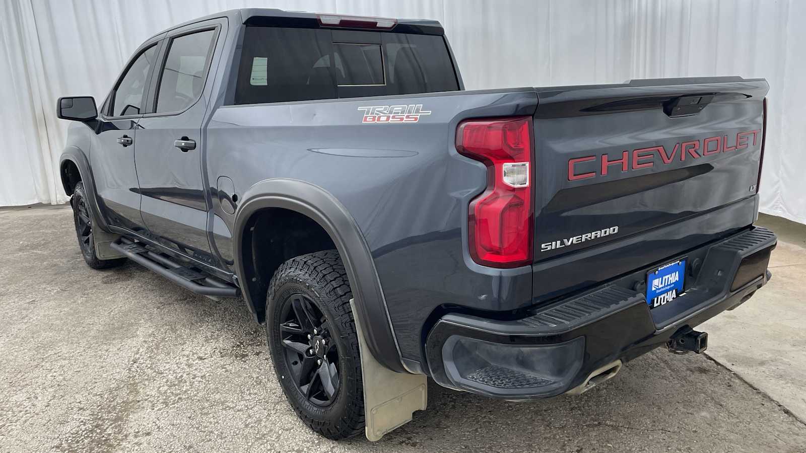 Thumbnail: 2019 Chevrolet Silverado 1500 - 32