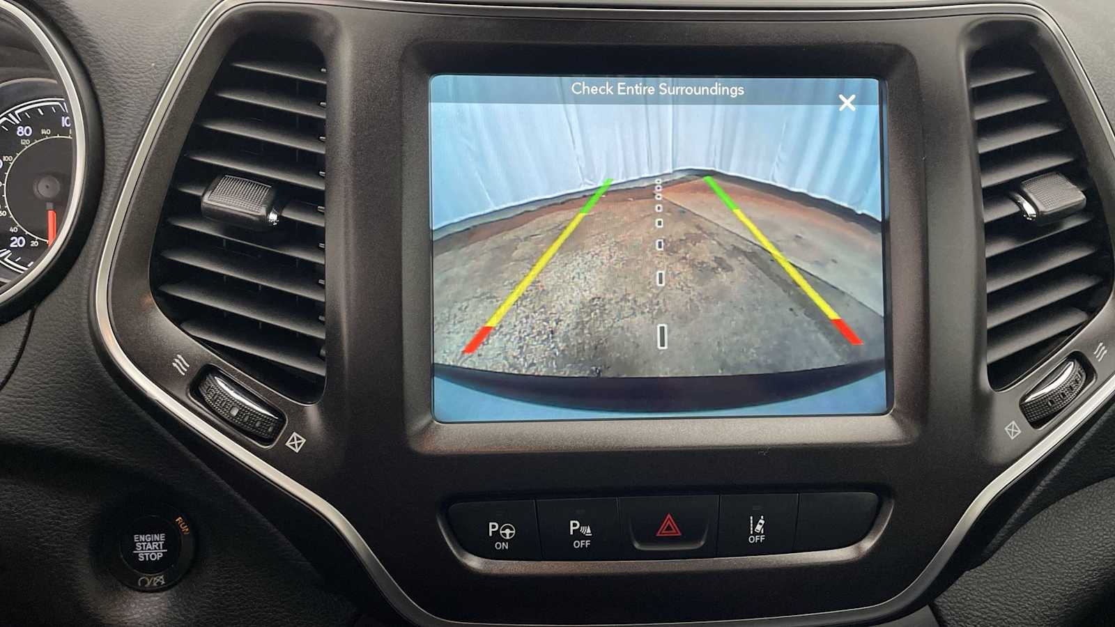 Thumbnail: 2019 Jeep Cherokee - 5