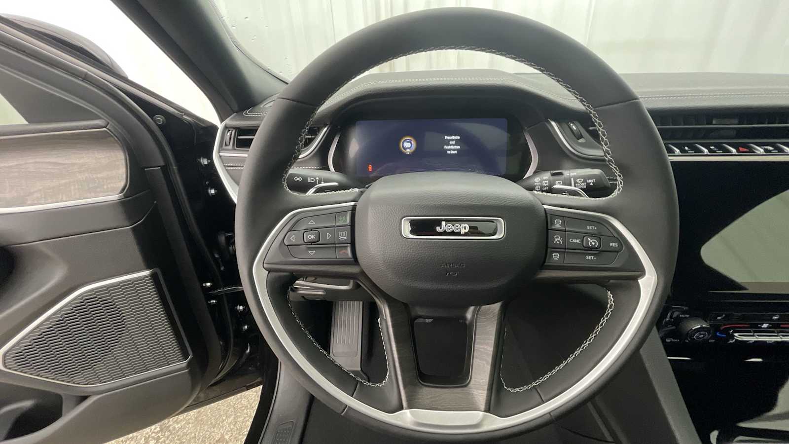 Thumbnail: 2025 Jeep Grand Cherokee - 15