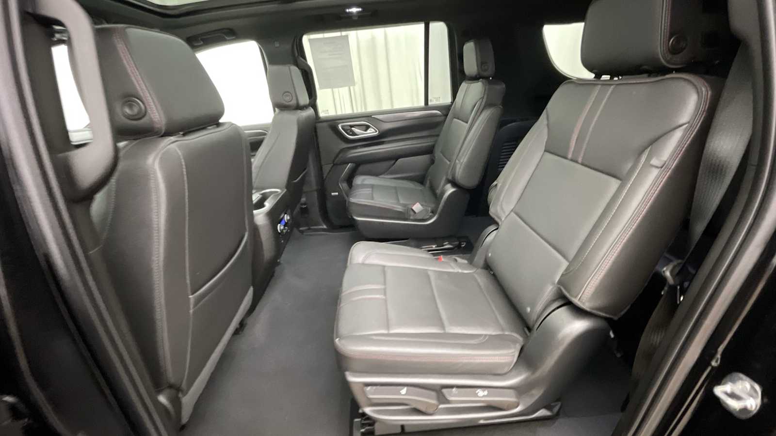 Thumbnail: 2022 Chevrolet Suburban - 10
