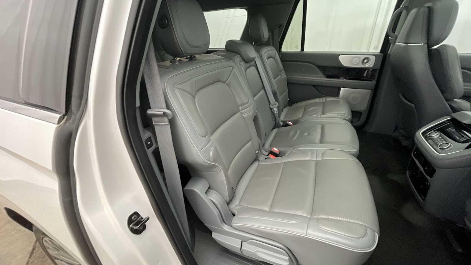 Thumbnail: 2018 Lincoln Navigator L - 11