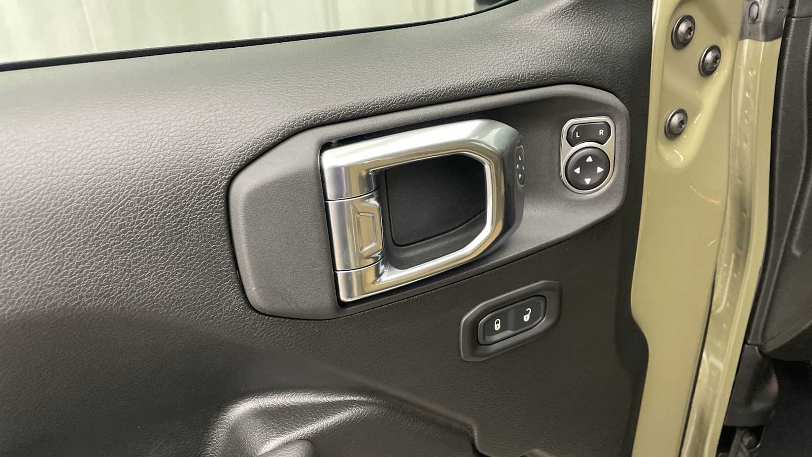 Thumbnail: 2026 Jeep Wrangler - 6