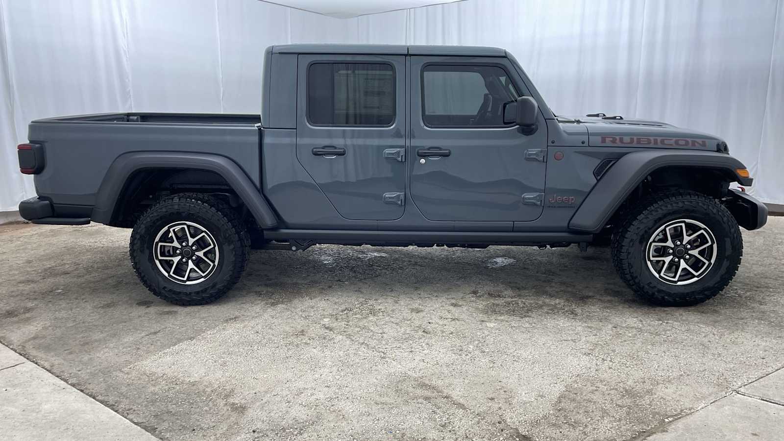 Thumbnail: 2025 Jeep Gladiator - 37