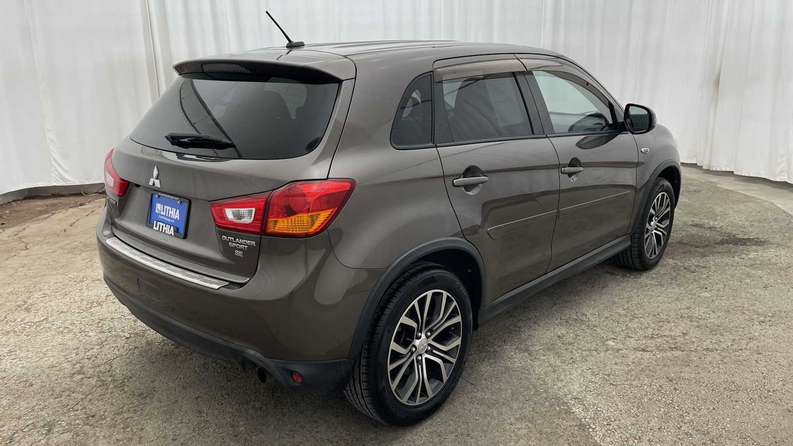 Thumbnail: 2016 Mitsubishi Outlander Sport - 29