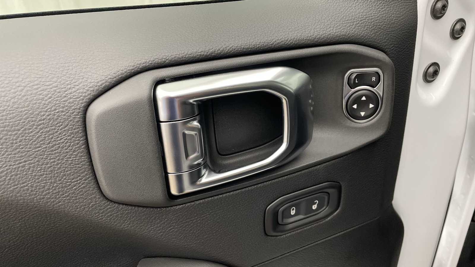 Thumbnail: 2025 Jeep Wrangler - 6