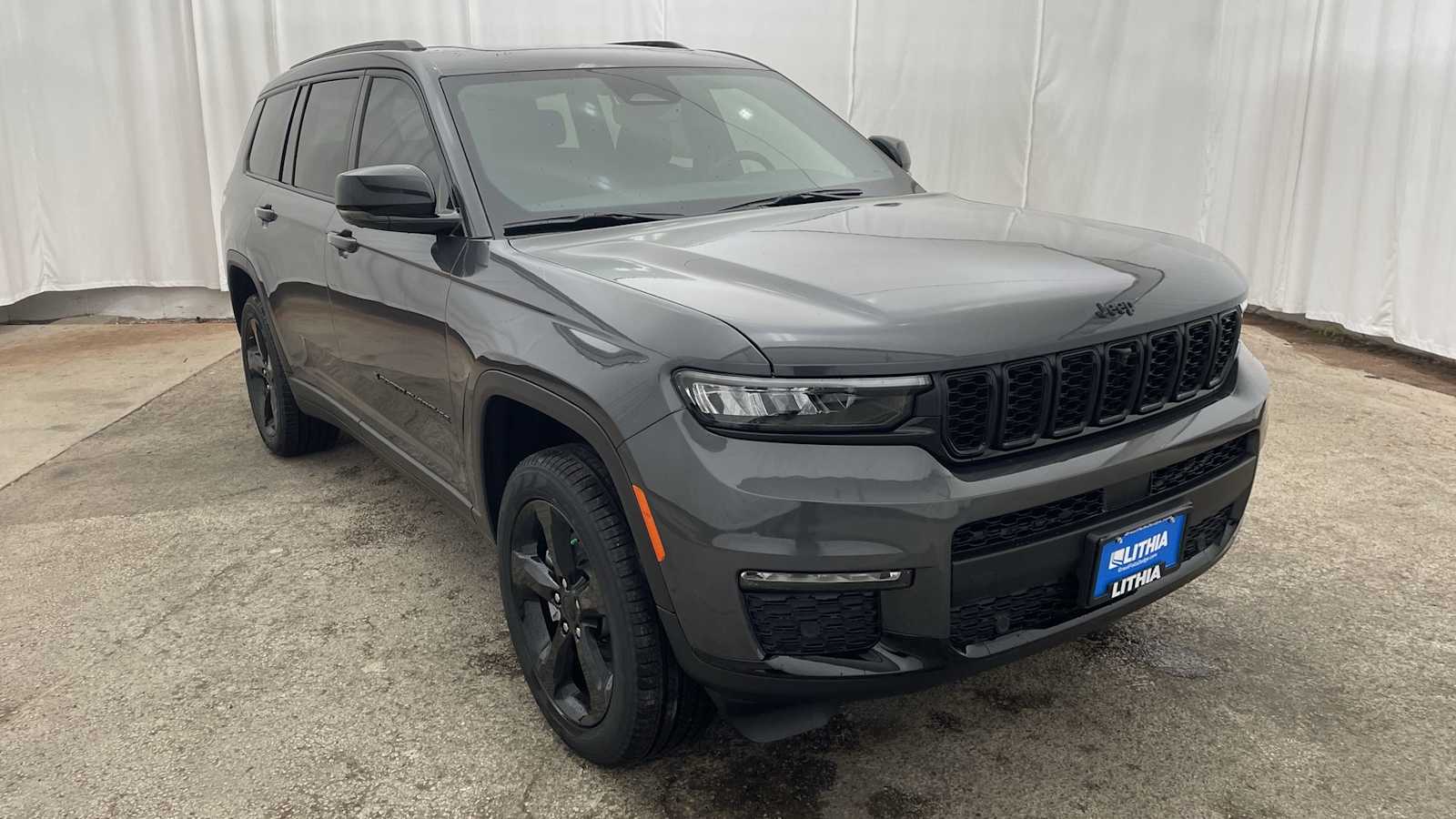 Thumbnail: 2025 Jeep Grand Cherokee - 40