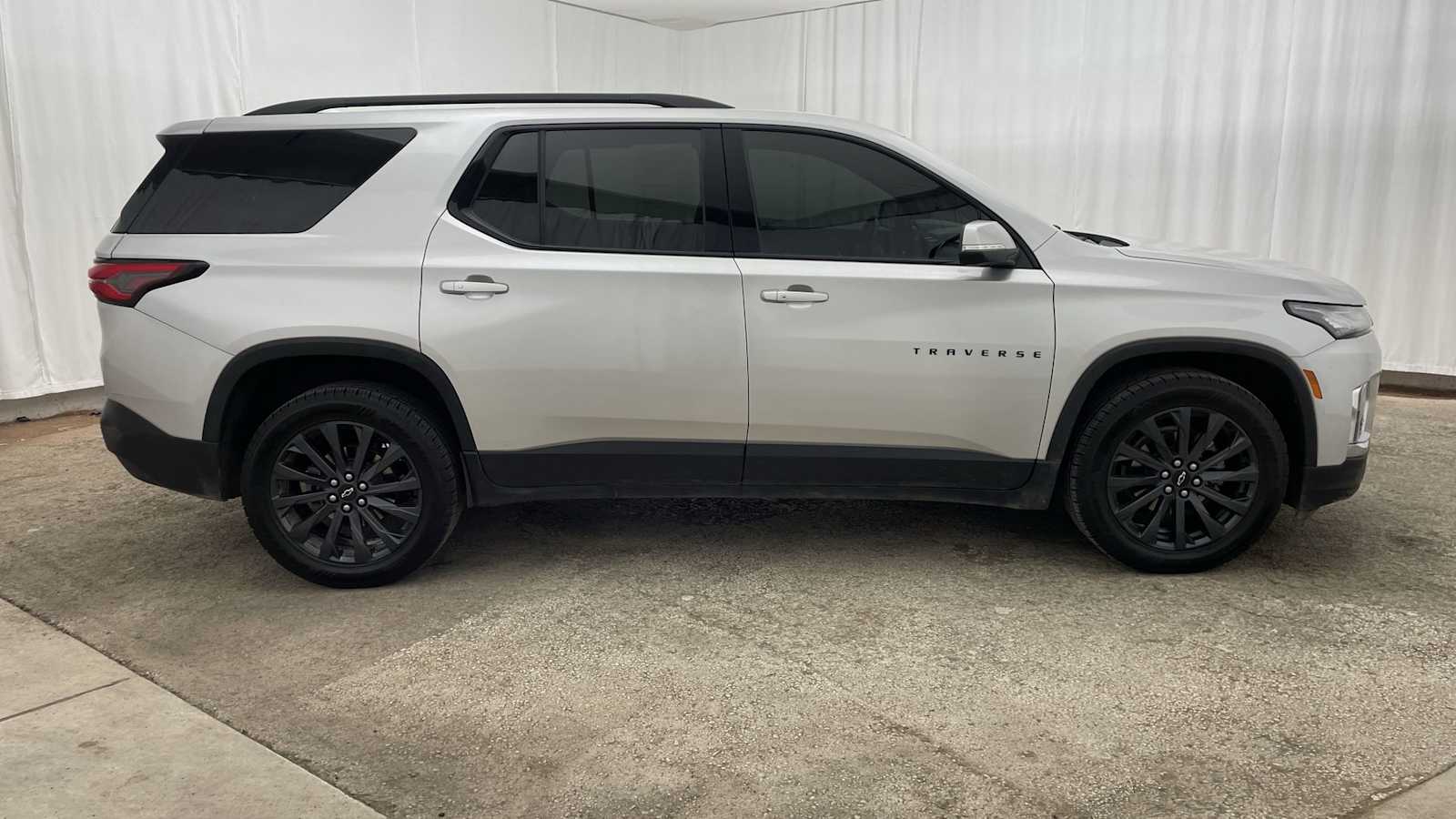 Thumbnail: 2022 Chevrolet Traverse - 35