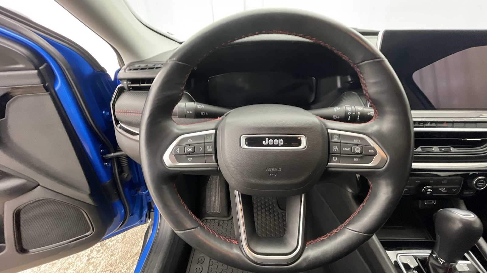 Thumbnail: 2022 Jeep Compass - 12