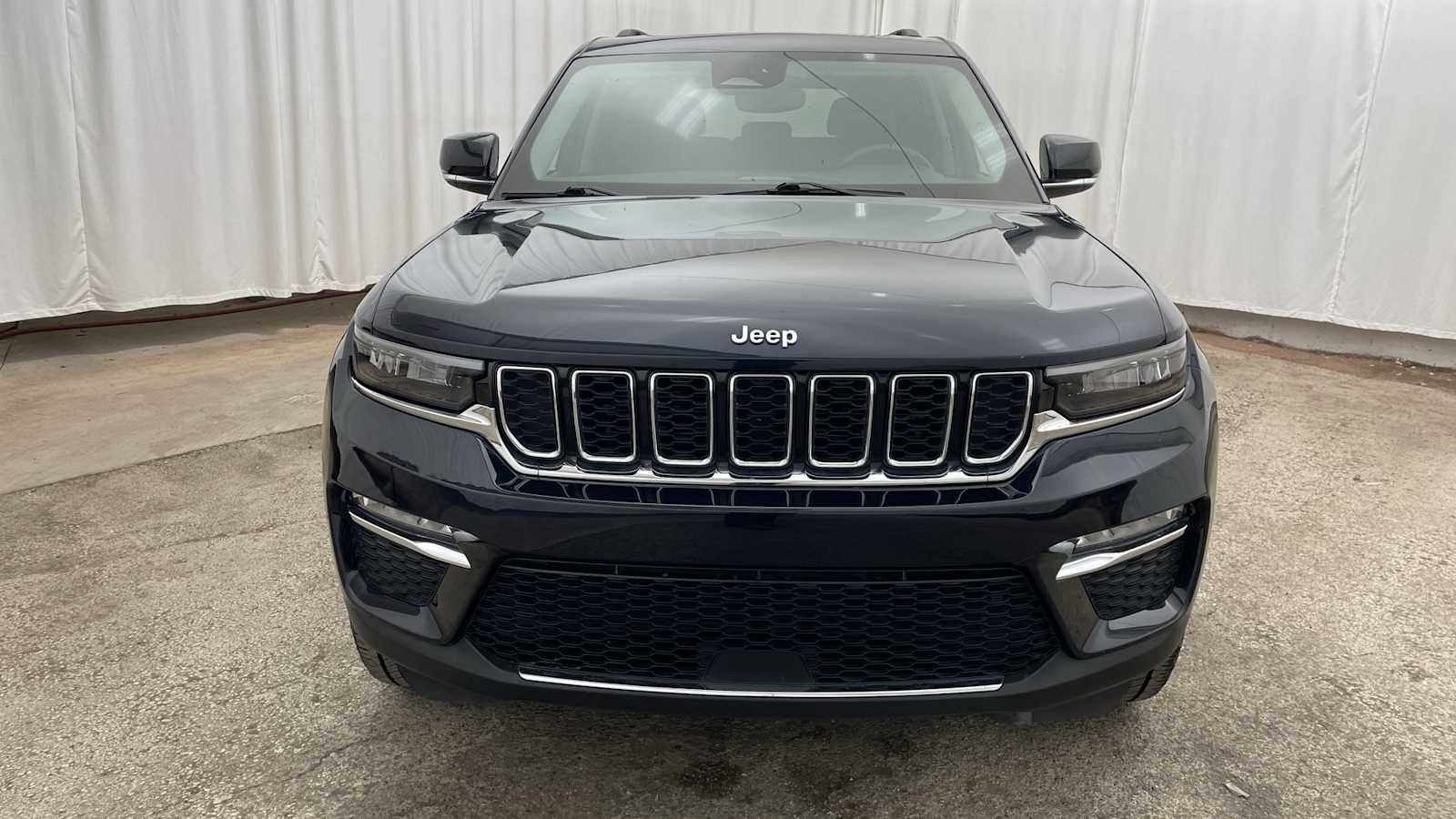 Thumbnail: 2022 Jeep Grand Cherokee - 40