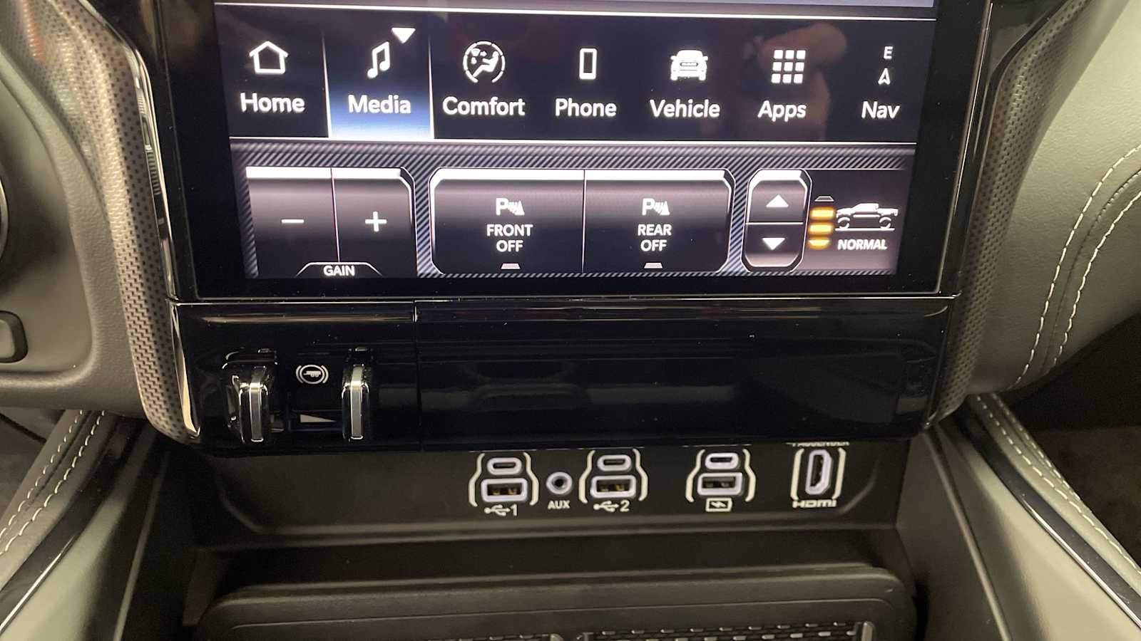 Thumbnail: 2026 RAM 1500 - 25