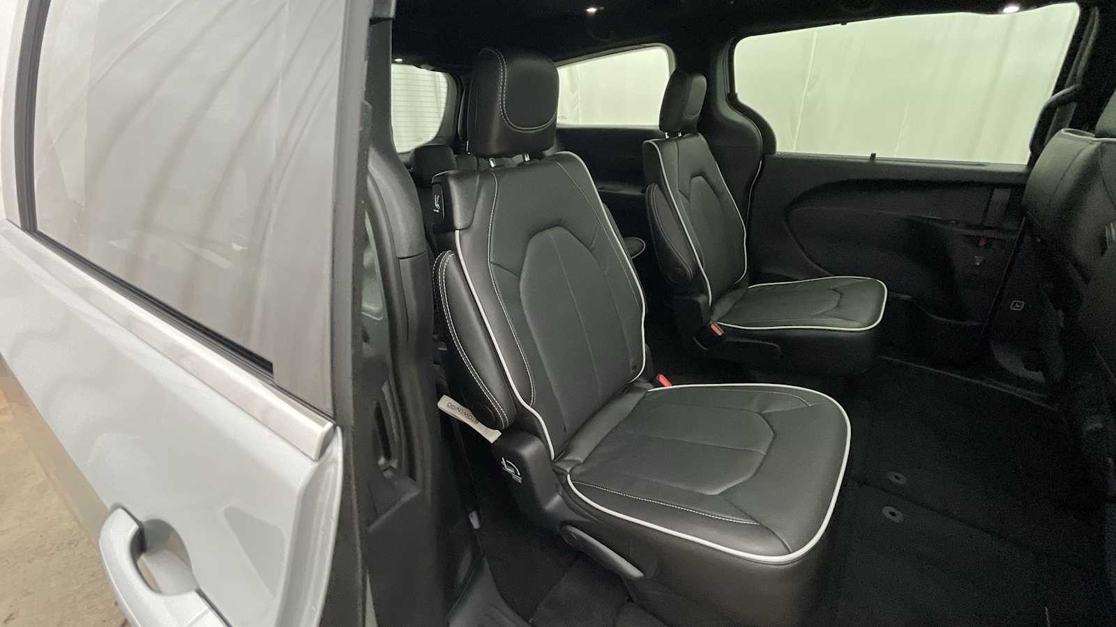 Thumbnail: 2026 Chrysler Pacifica - 11