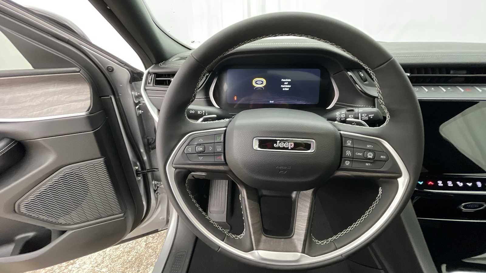 Thumbnail: 2026 Jeep Grand Cherokee - 14