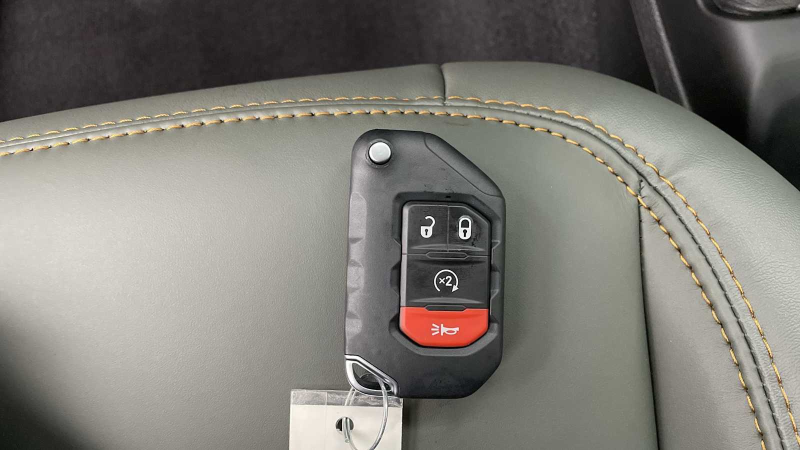 Thumbnail: 2025 Jeep Gladiator - 23