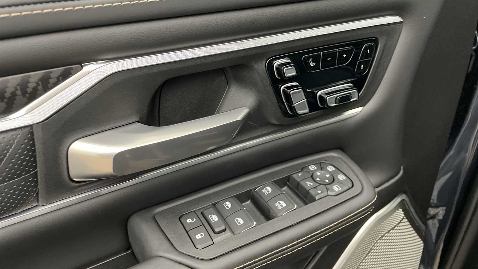 Thumbnail: 2026 RAM 1500 - 7