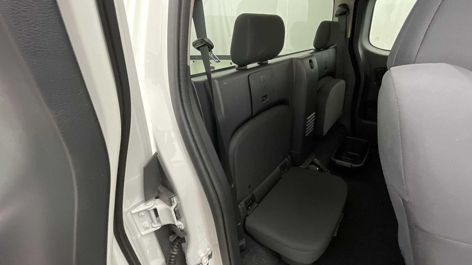 Thumbnail: 2025 Nissan Frontier - 9