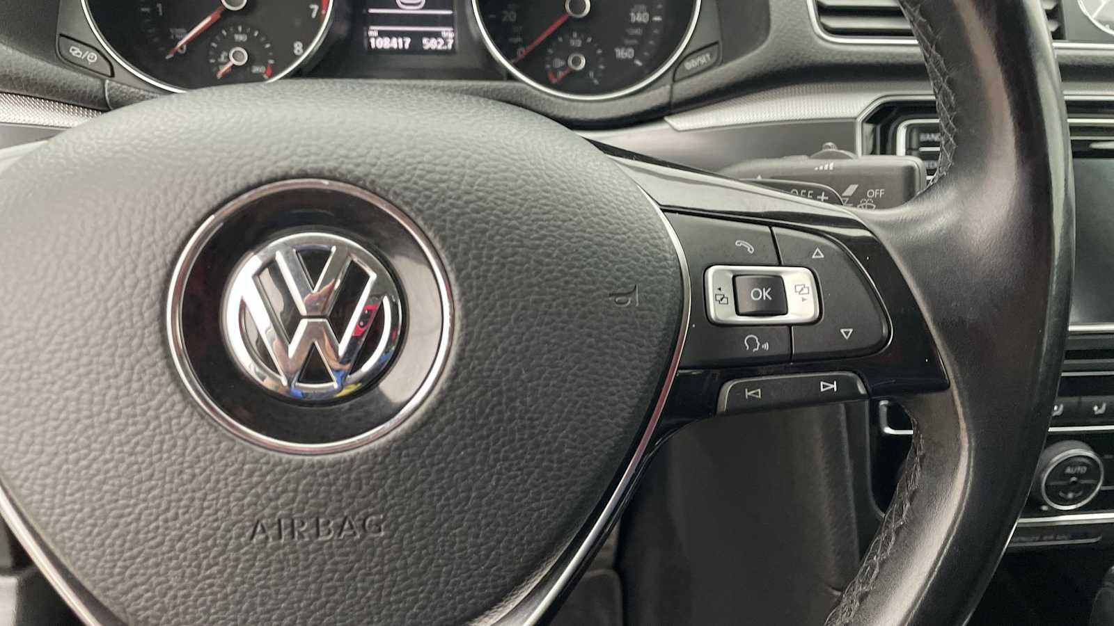 Thumbnail: 2017 Volkswagen Passat - 13