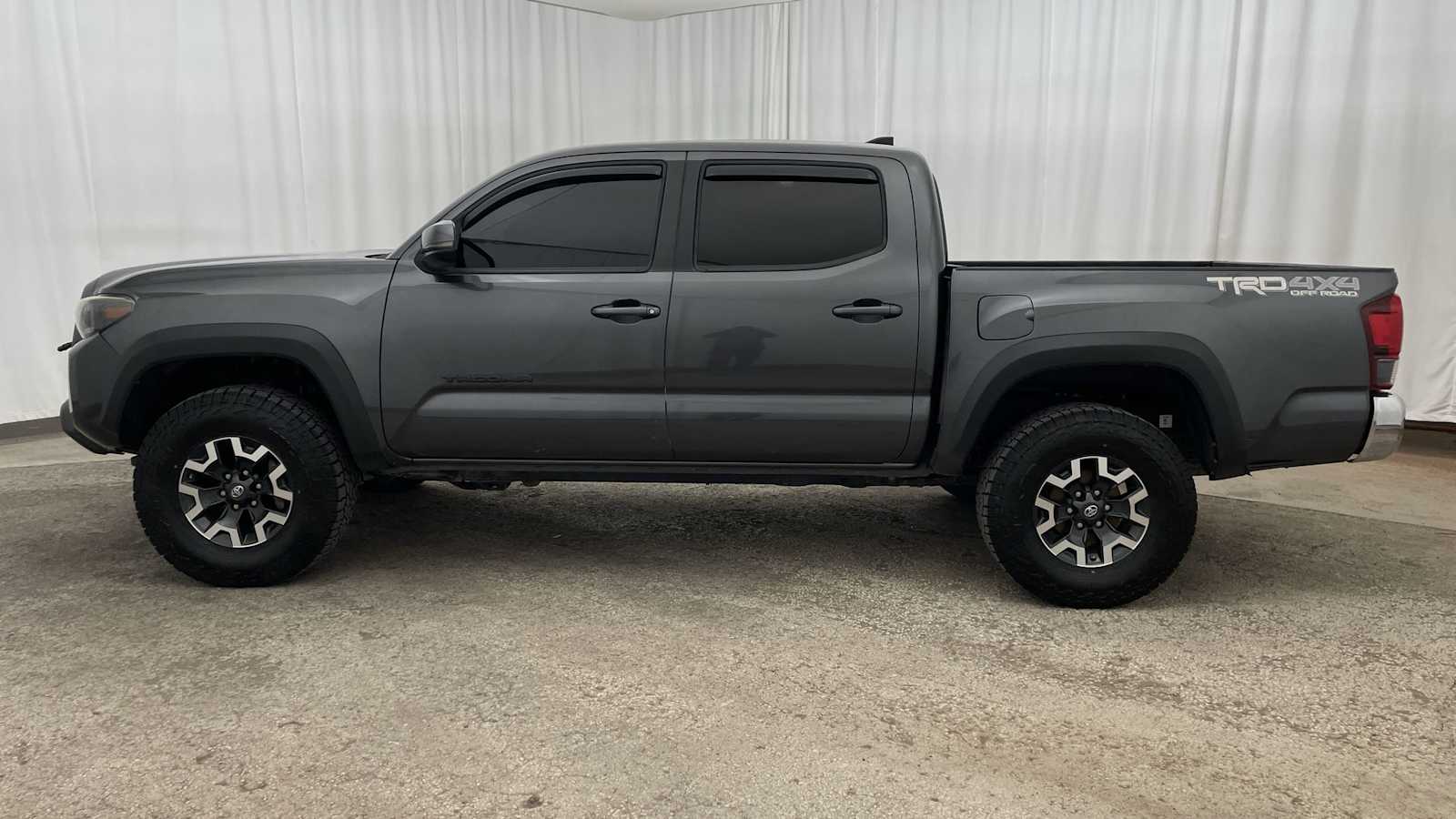 Thumbnail: 2019 Toyota Tacoma - 29