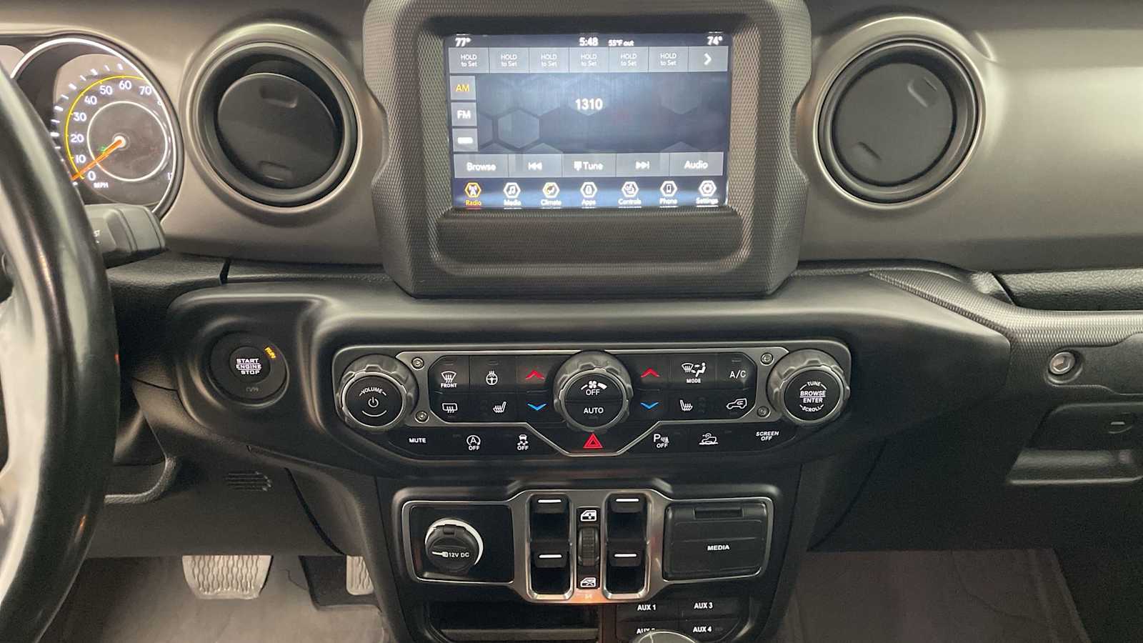 Thumbnail: 2023 Jeep Gladiator - 17