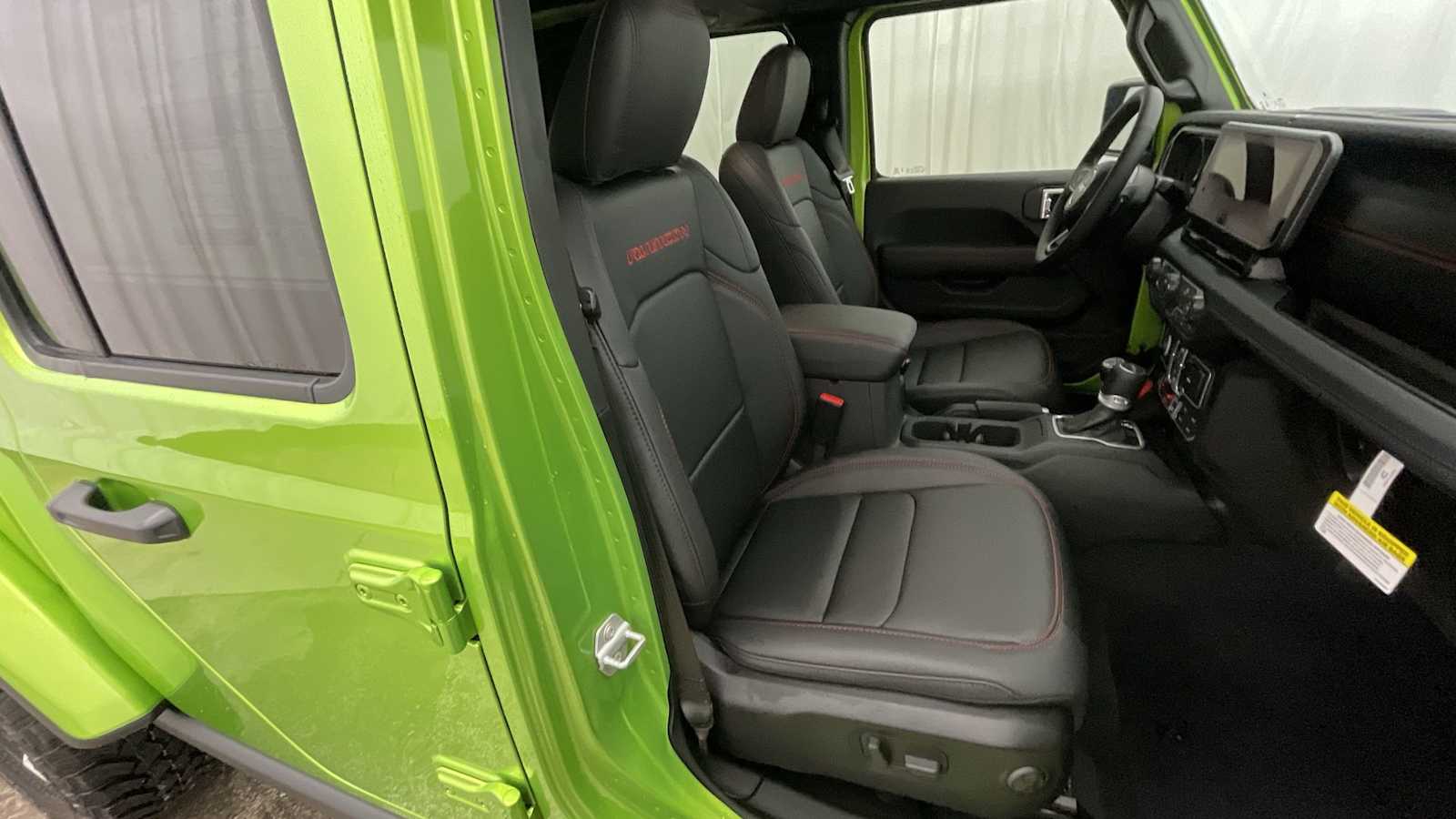 Thumbnail: 2026 Jeep Gladiator - 12