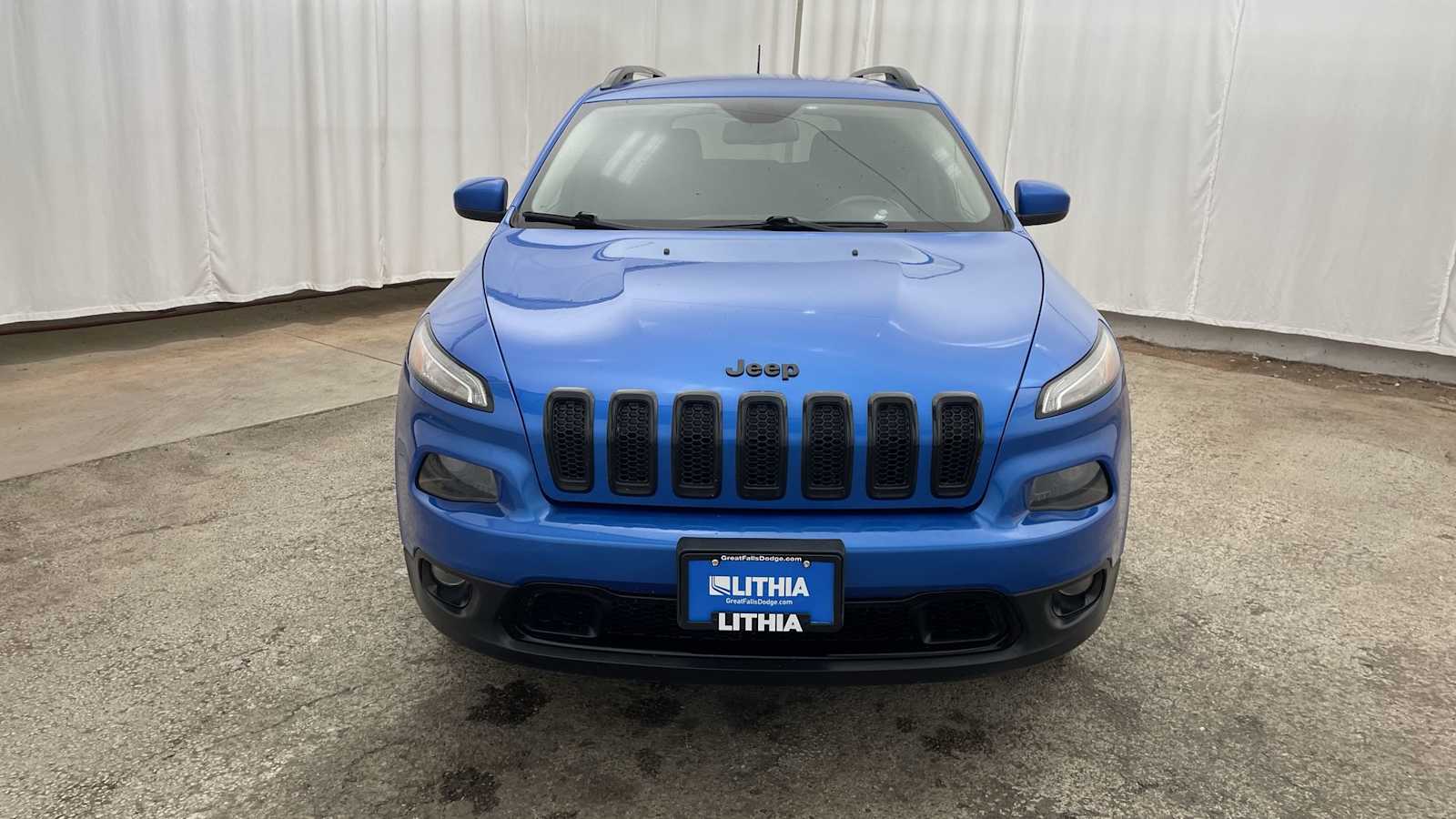 Thumbnail: 2018 Jeep Cherokee - 32