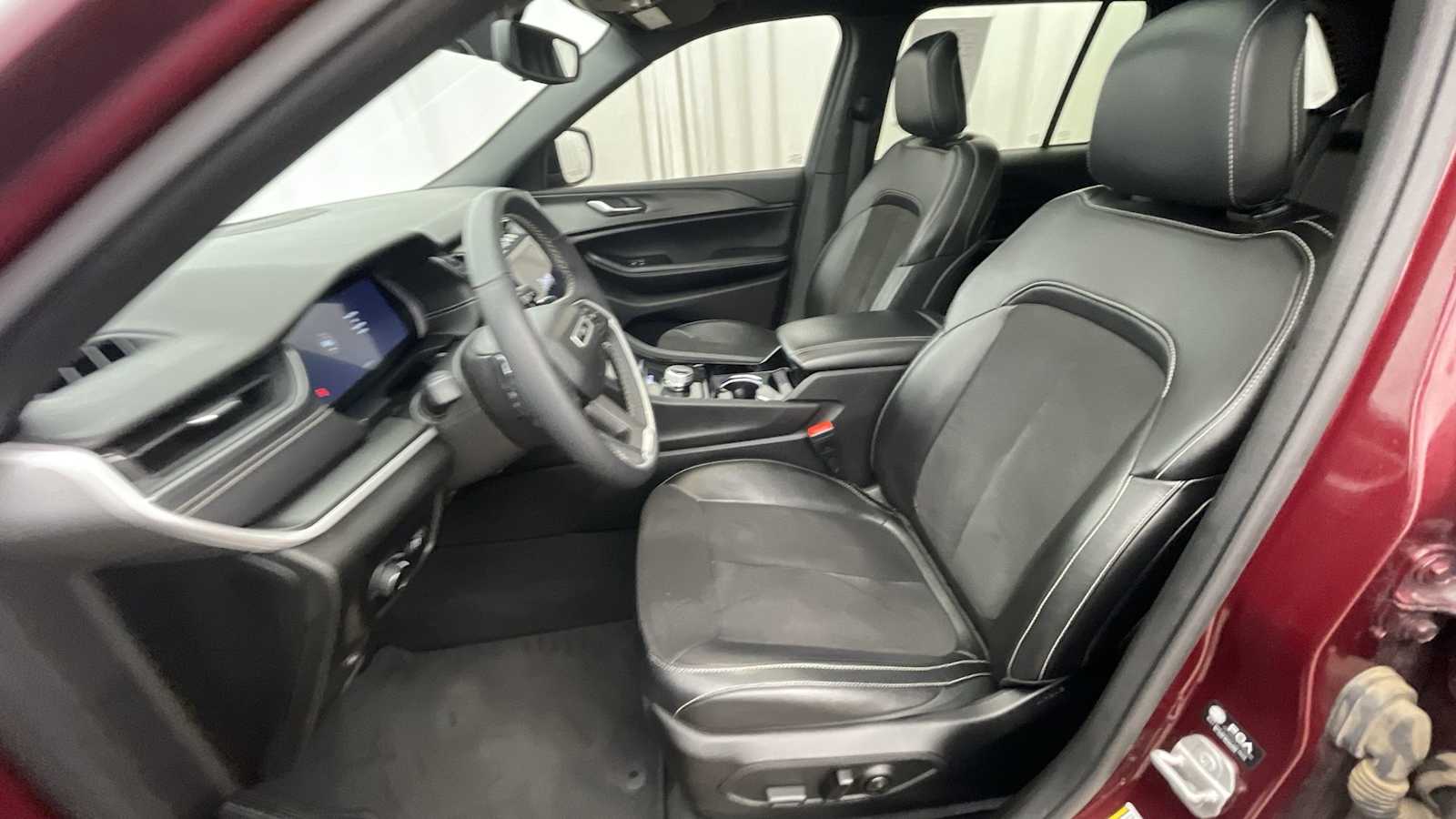 Thumbnail: 2023 Jeep Grand Cherokee - 5