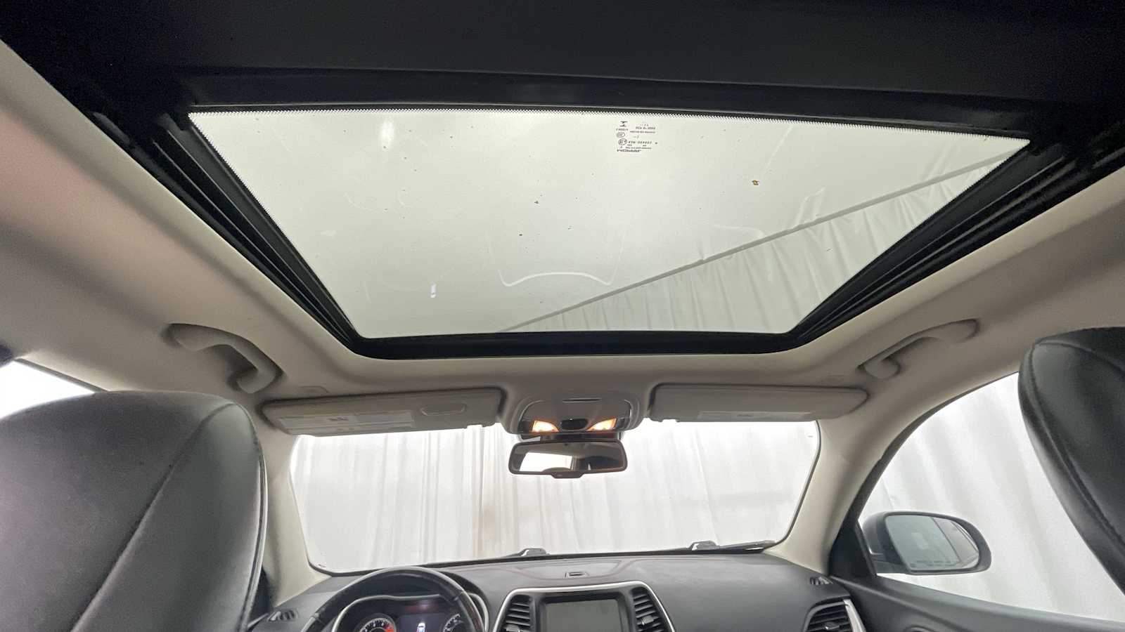 Thumbnail: 2018 Jeep Cherokee - 9