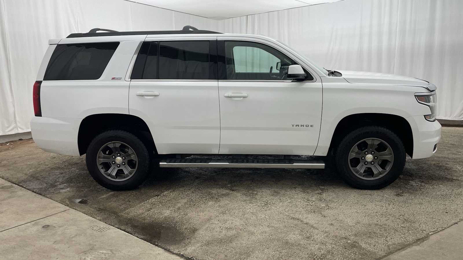 Thumbnail: 2016 Chevrolet Tahoe - 38