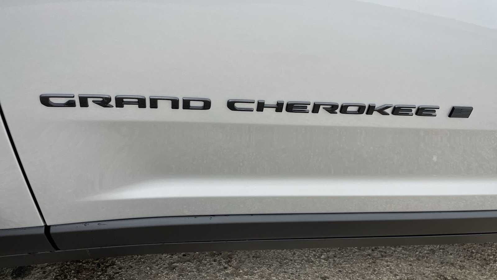 Thumbnail: 2025 Jeep Grand Cherokee - 43