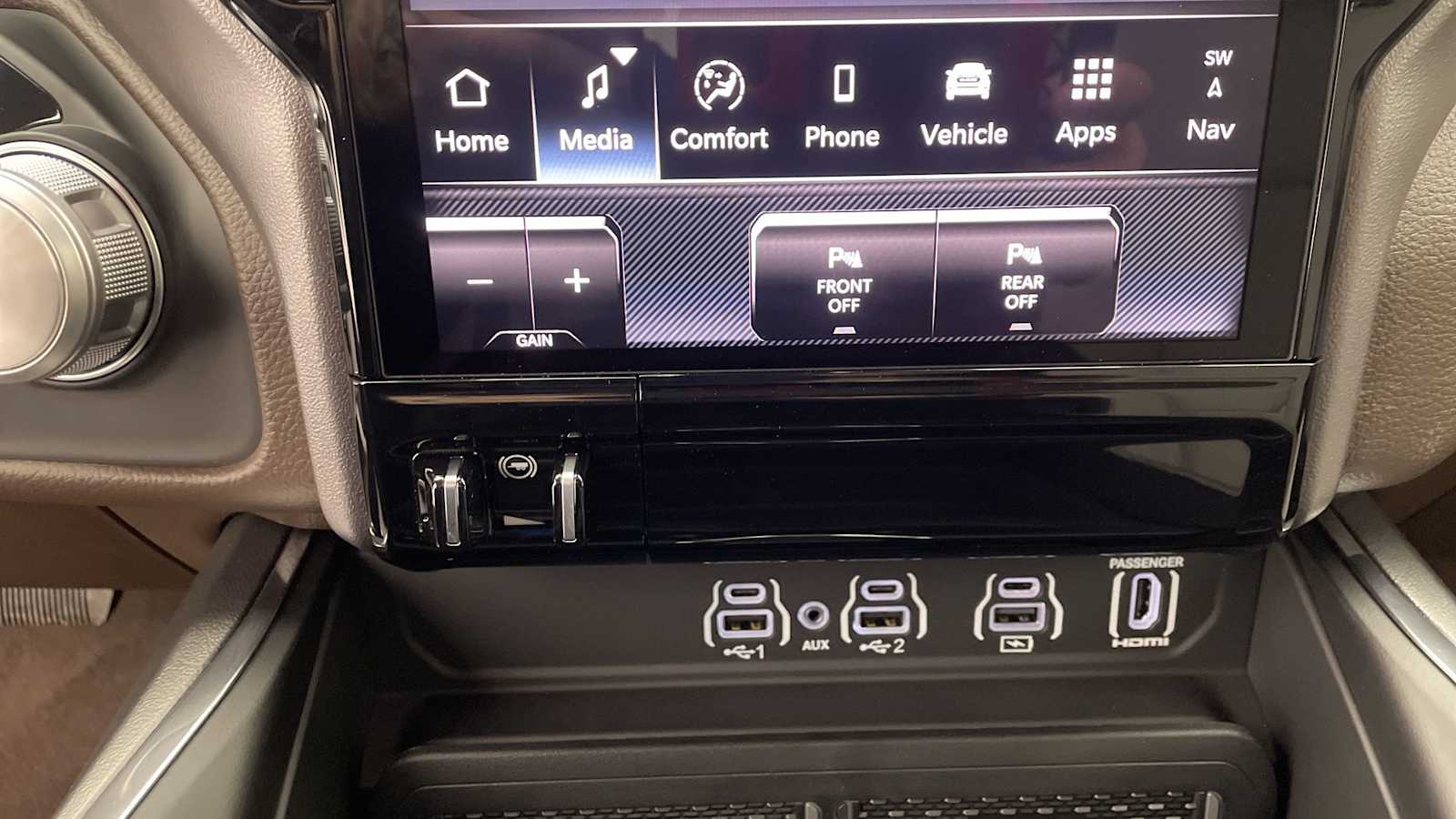 Thumbnail: 2026 RAM 1500 - 25