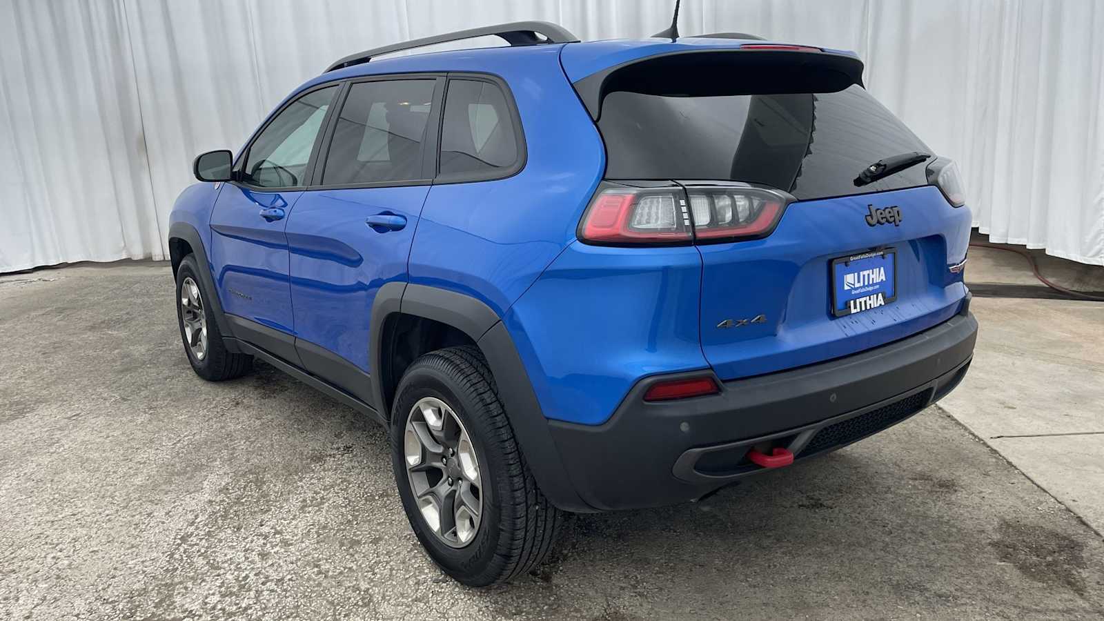 Thumbnail: 2019 Jeep Cherokee - 30