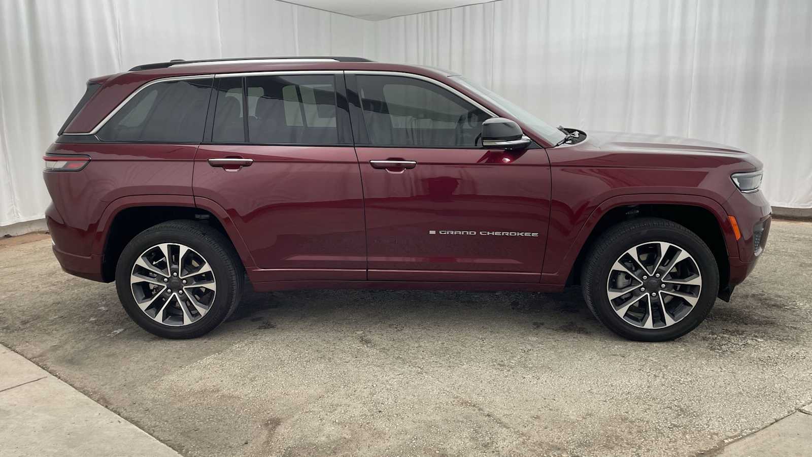Thumbnail: 2023 Jeep Grand Cherokee - 38