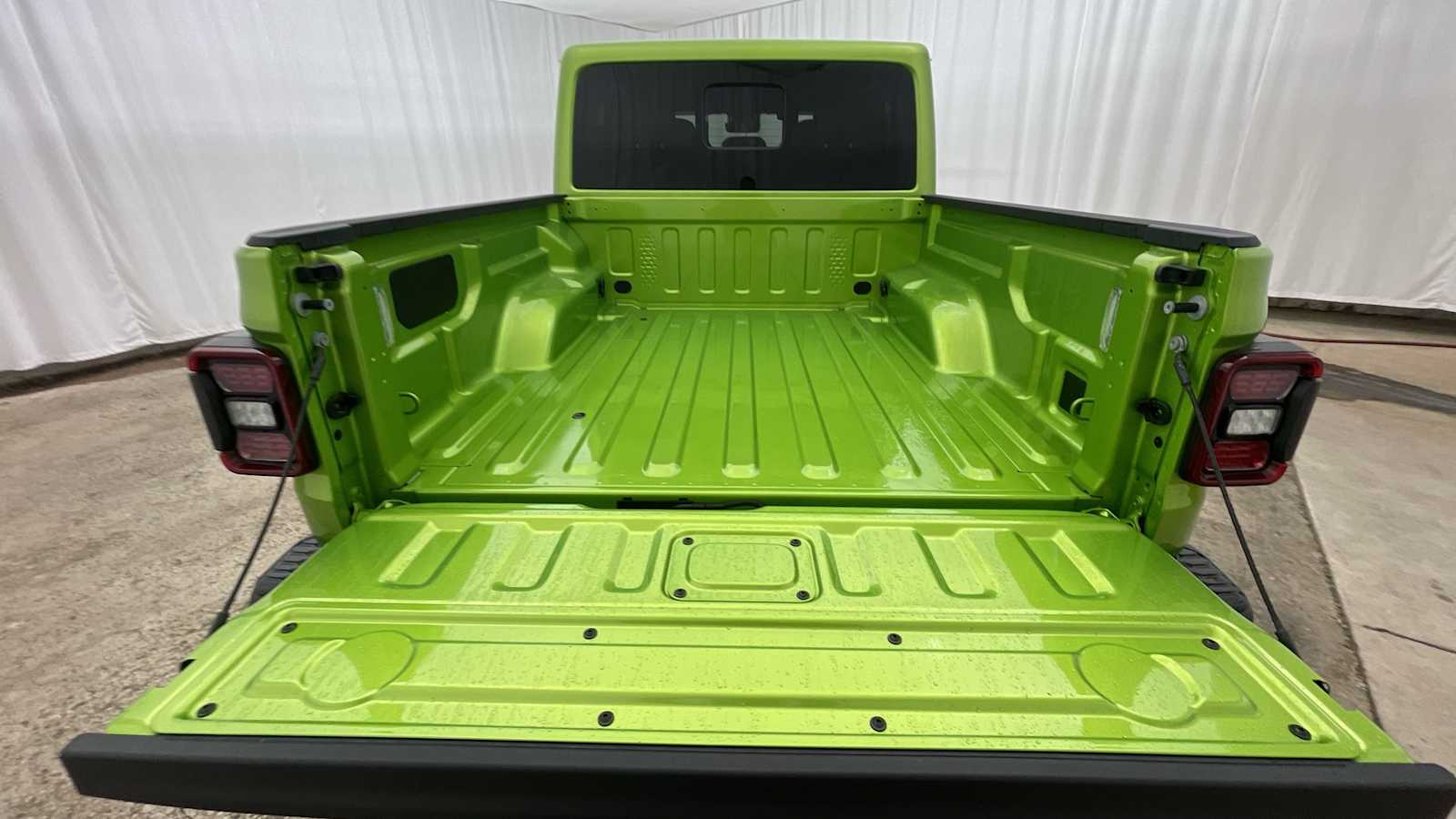 Thumbnail: 2025 Jeep Gladiator - 31