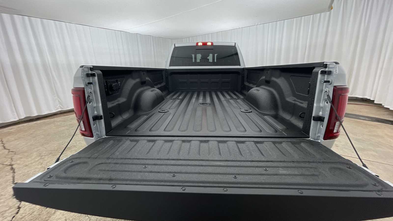 Thumbnail: 2026 RAM 3500 - 29