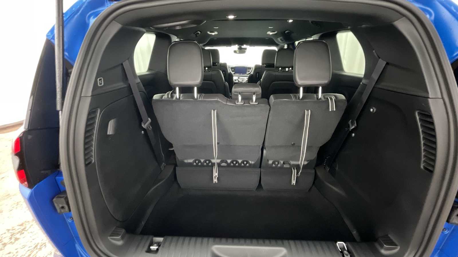 Thumbnail: 2026 Chrysler Pacifica - 32