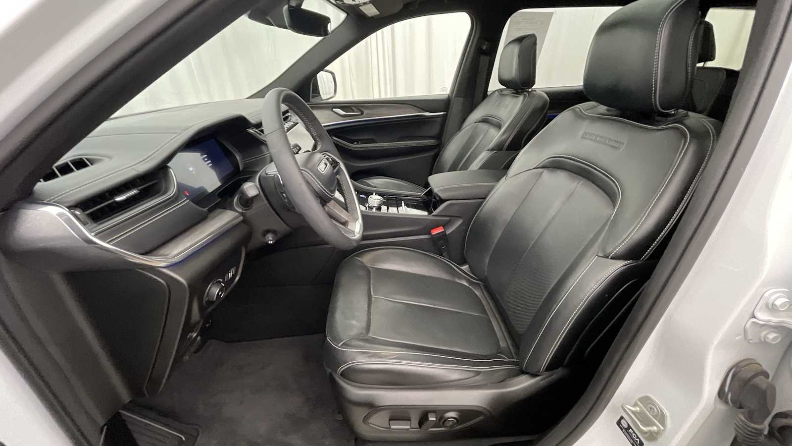 Thumbnail: 2023 Jeep Grand Cherokee - 6