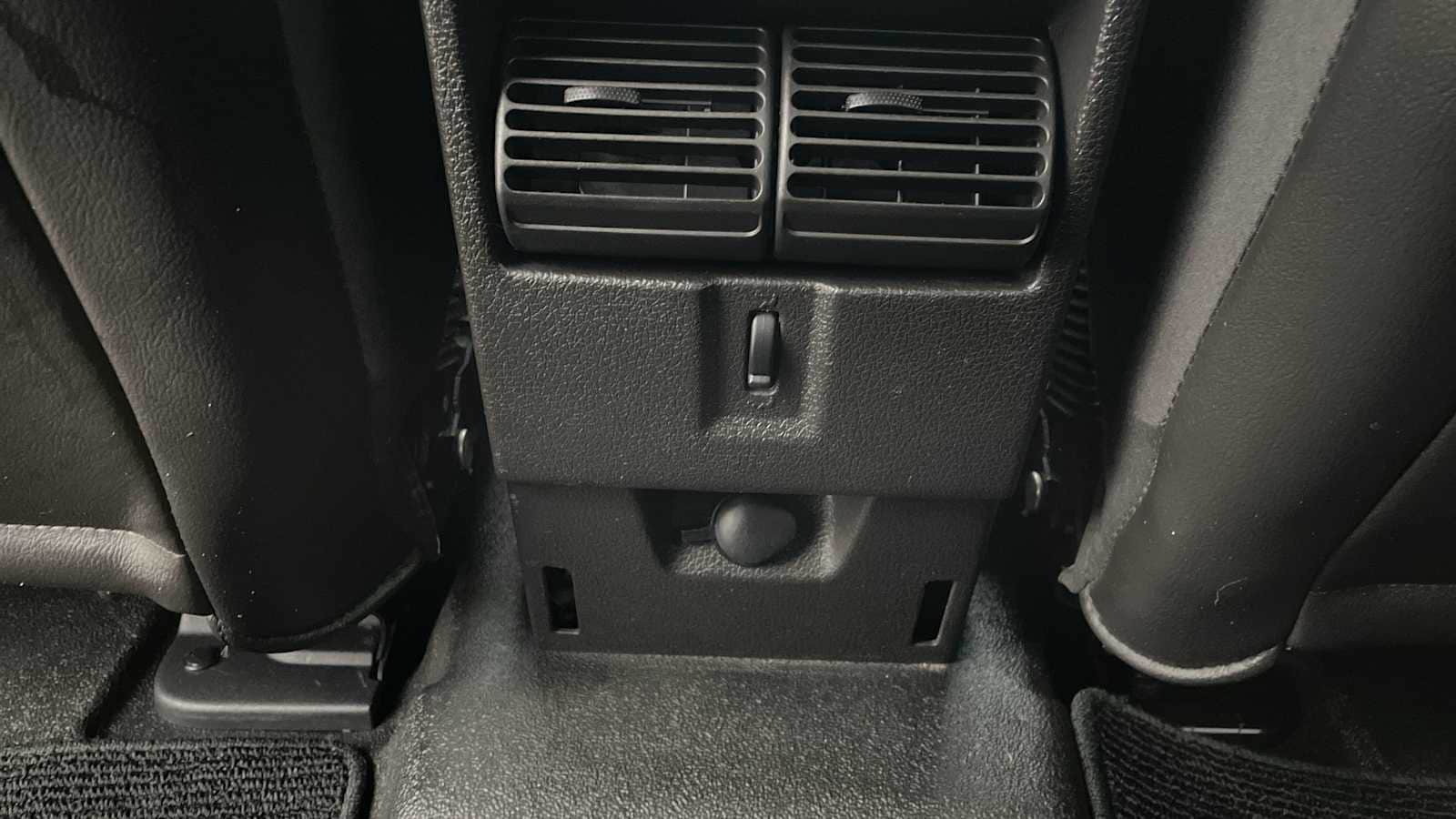 Thumbnail: 2008 Ford Explorer Sport Trac - 21