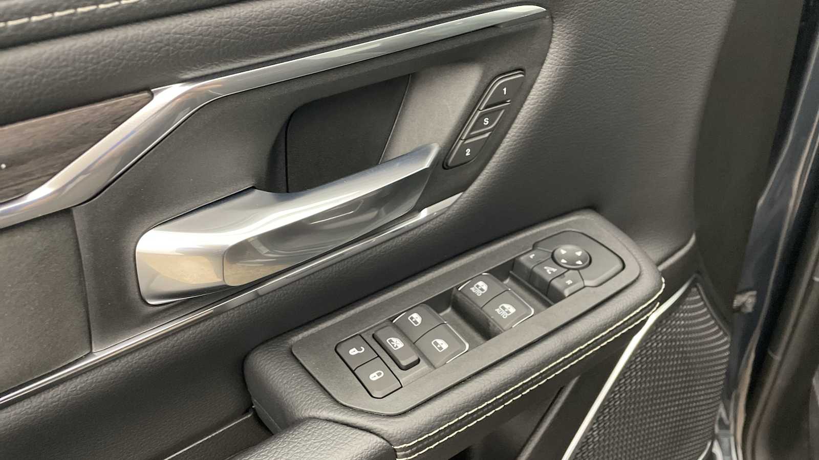 Thumbnail: 2026 RAM 1500 - 7