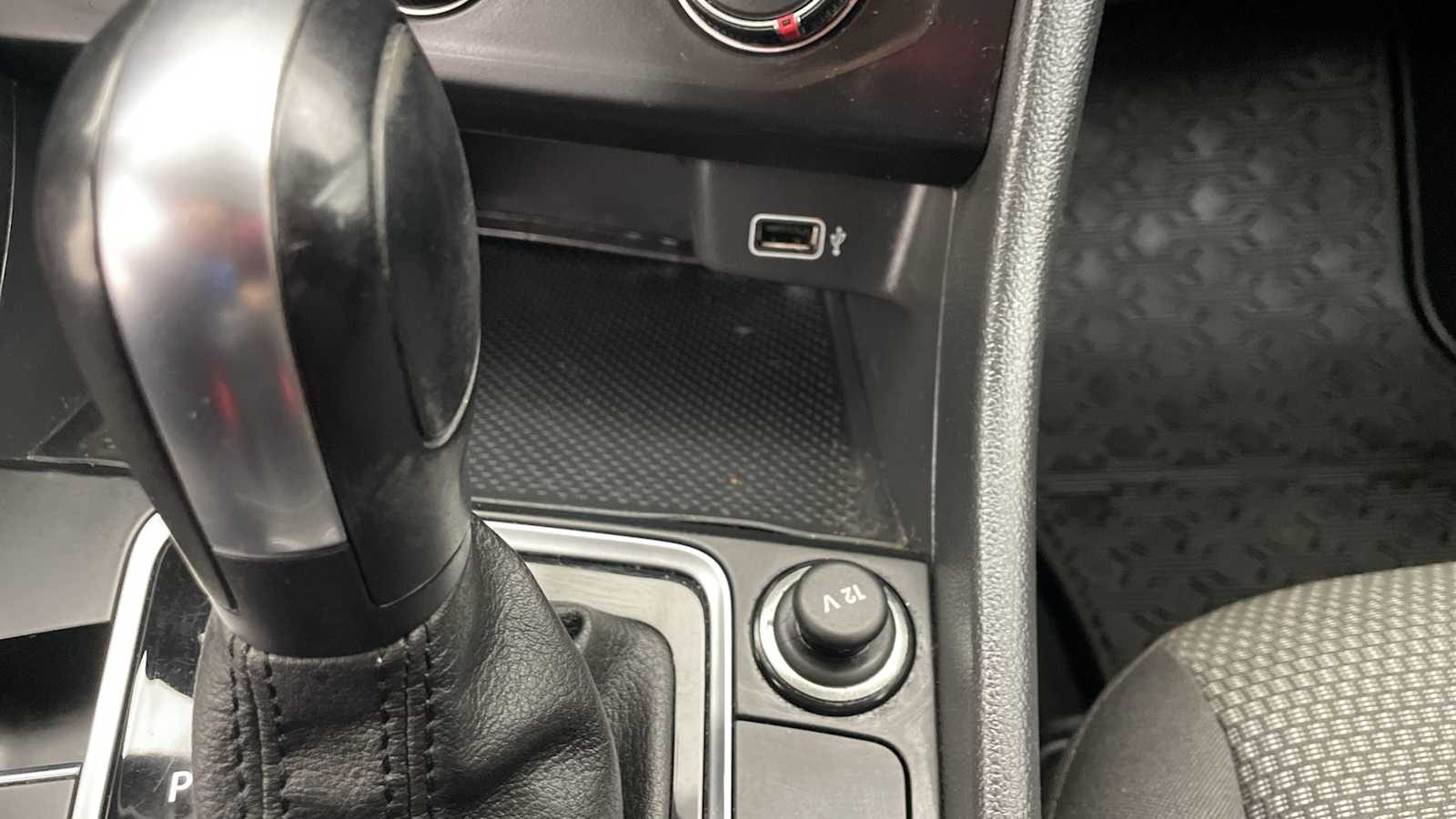 Thumbnail: 2019 Volkswagen Jetta - 17