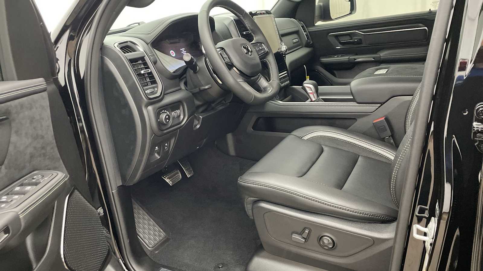 Thumbnail: 2026 RAM 1500 - 2