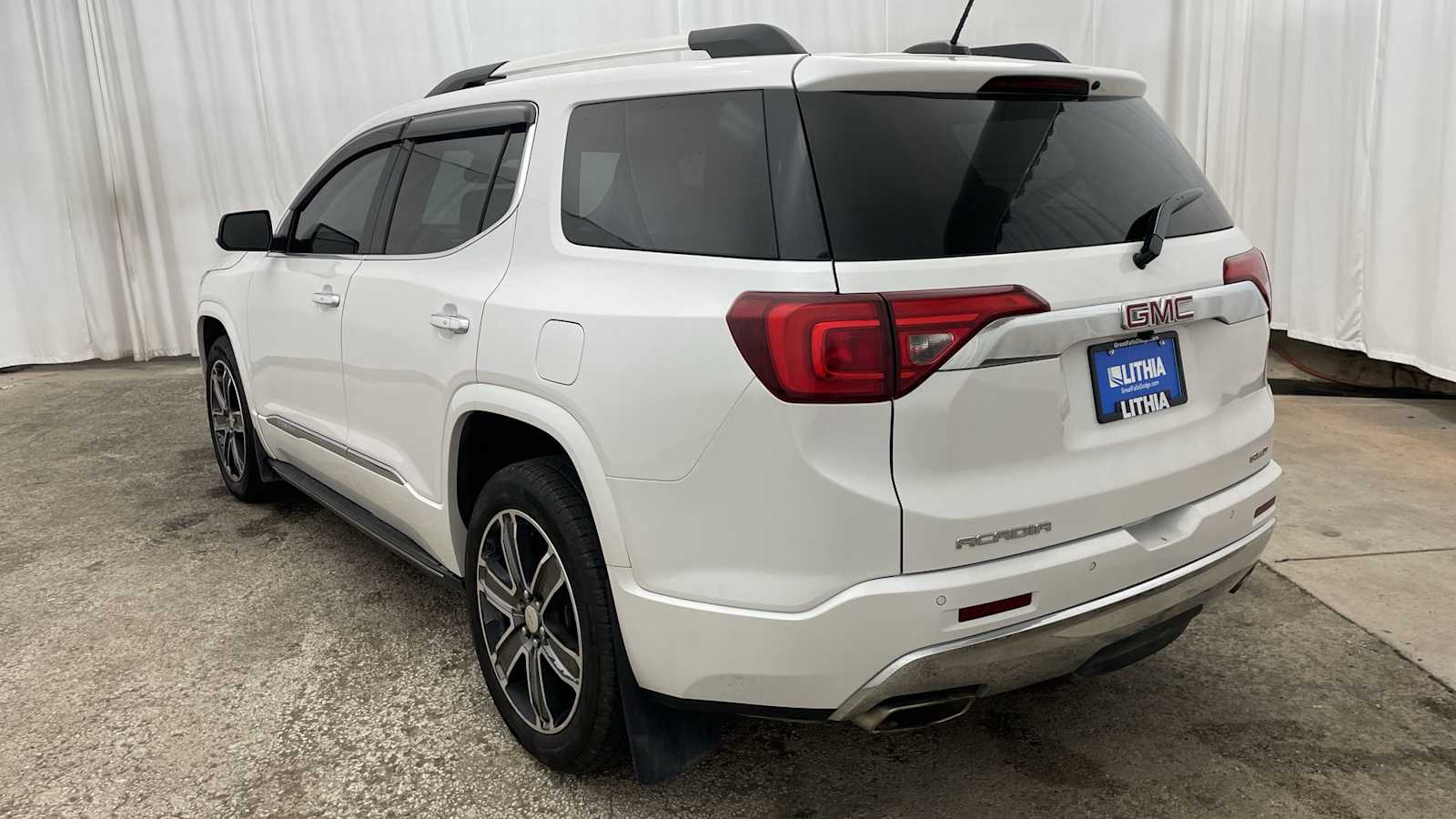 Thumbnail: 2017 GMC Acadia - 34