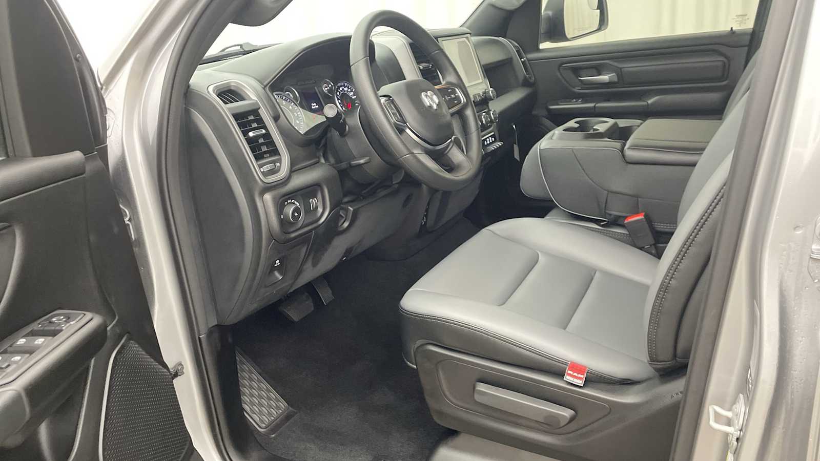 Thumbnail: 2025 RAM 1500 - 2