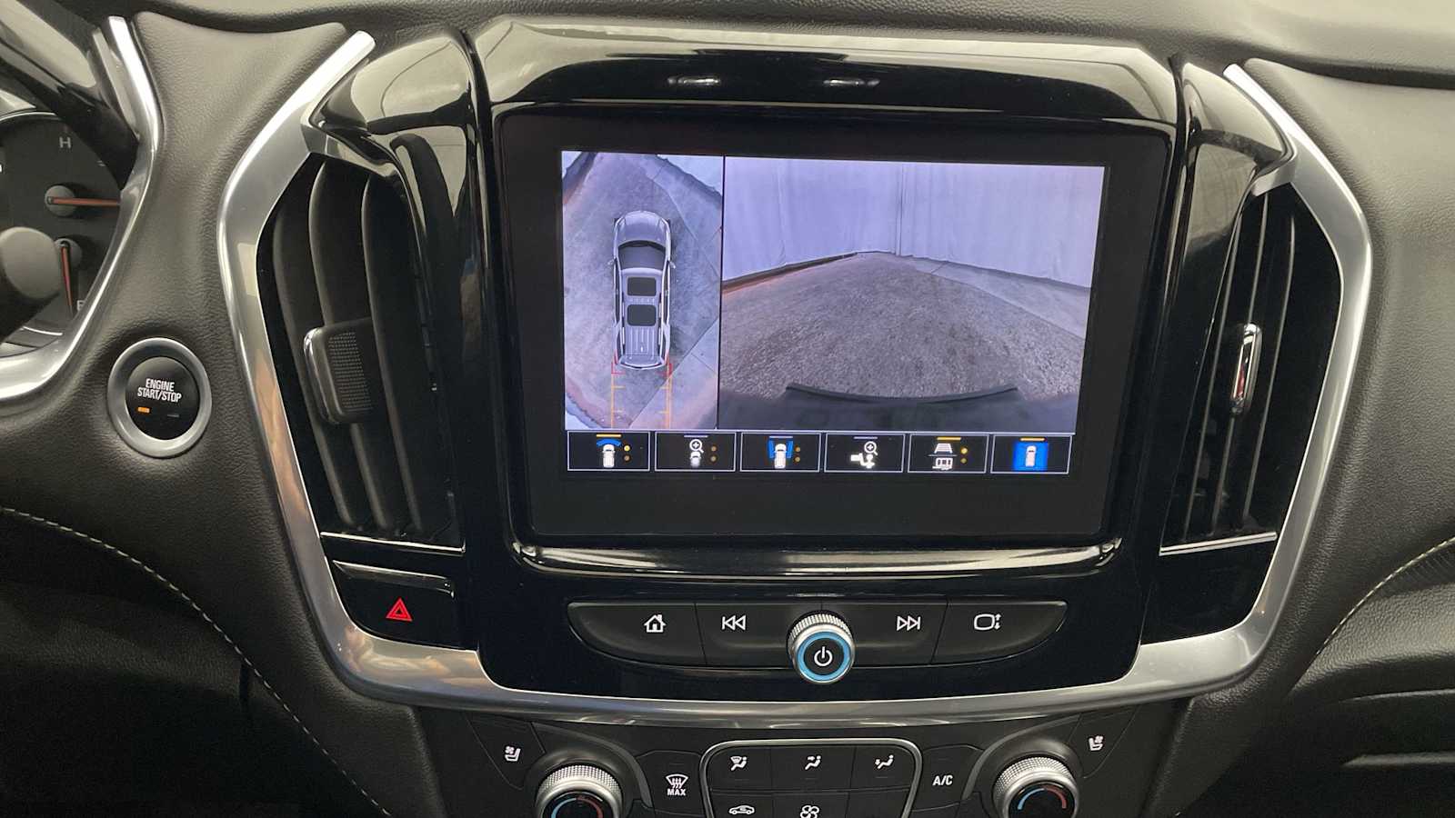 Thumbnail: 2023 Chevrolet Traverse - 5