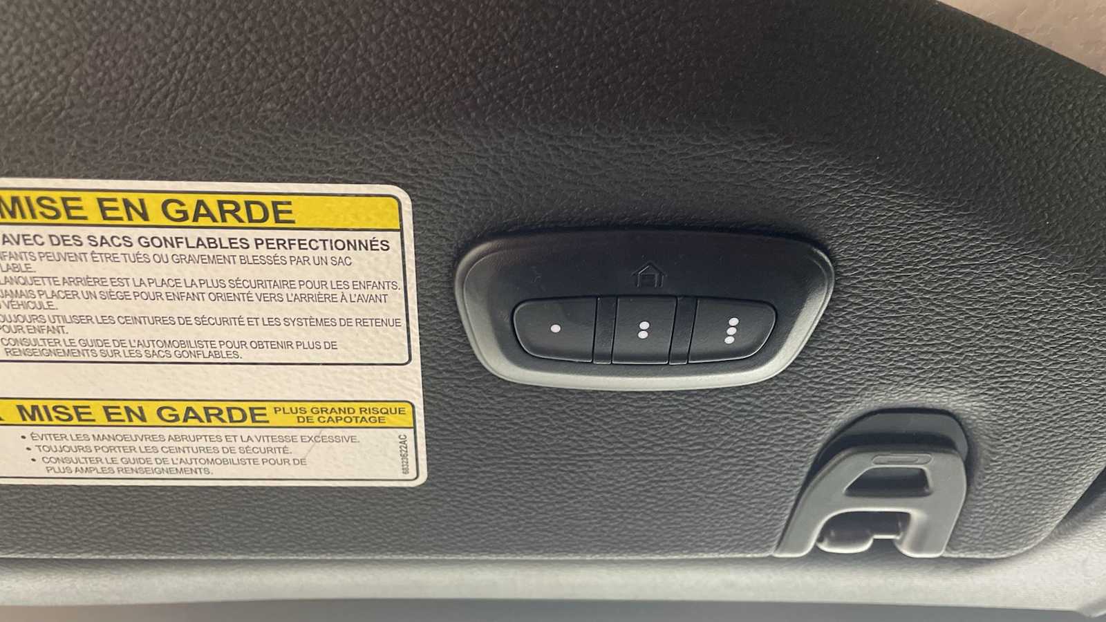 Thumbnail: 2023 Jeep Gladiator - 25