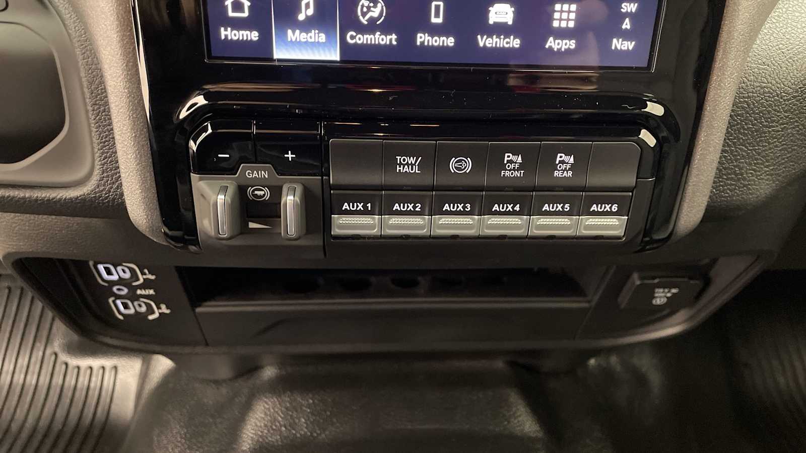 Thumbnail: 2026 RAM 3500 - 23