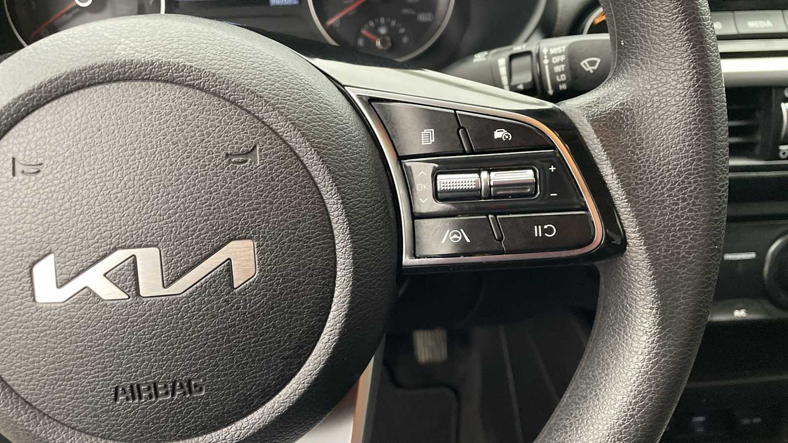 Thumbnail: 2022 Kia Forte - 13