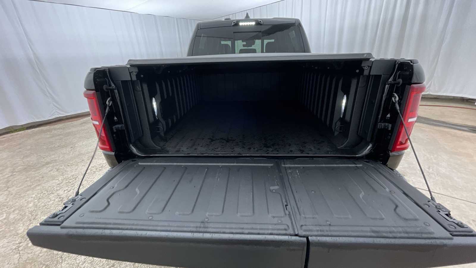 Thumbnail: 2026 RAM 1500 - 32